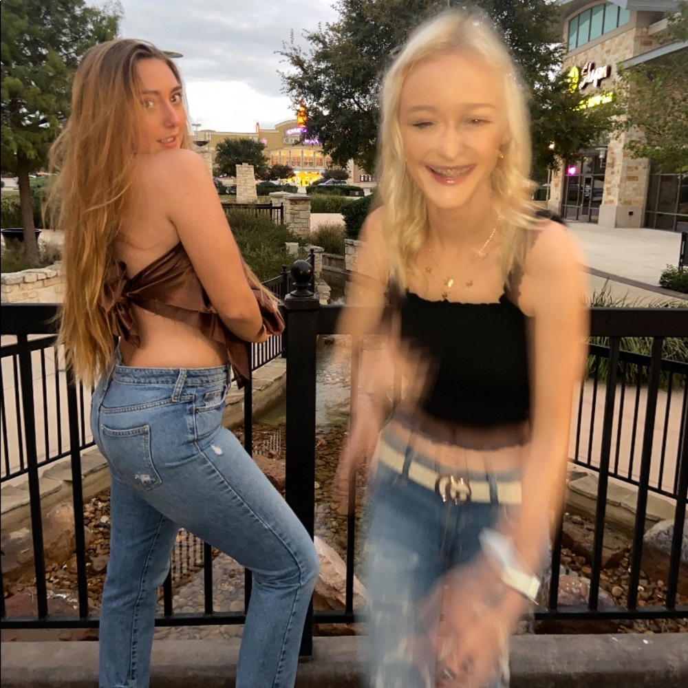 Meet your Posher, Daphne